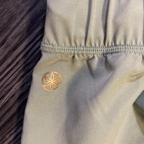 🍍GAIAM pants🍍SIZE LARGE🍍Q-1 - Picture 4 of 4